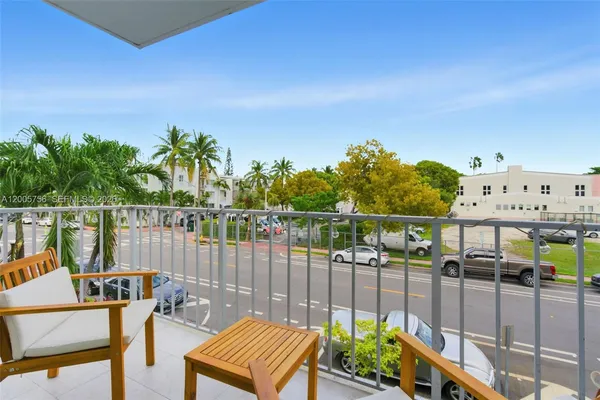 $5,500 | 1428 Euclid Avenue, Unit 207, Miami Beach, FL 33139