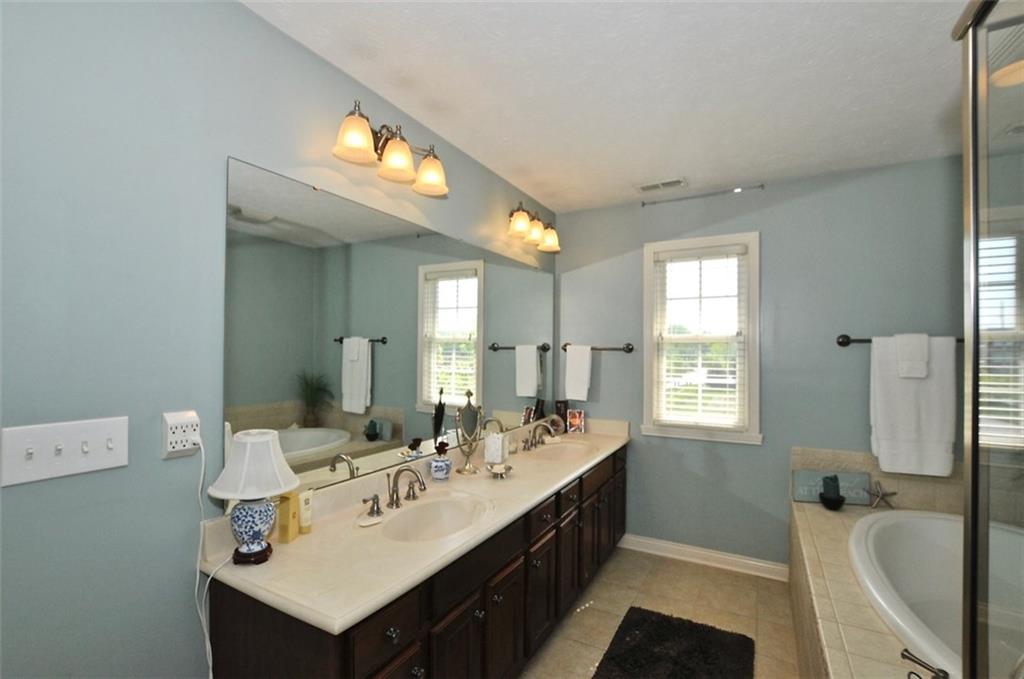 13098 Overview Drive, Unit 5E Fishers, IN 46037 - Photo 19 of 36