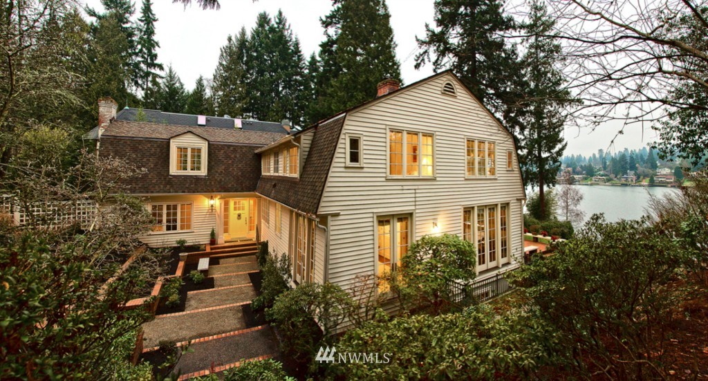 3804 Hunts Point Road Hunts Point, WA 98004 - Photo 2 of 16
