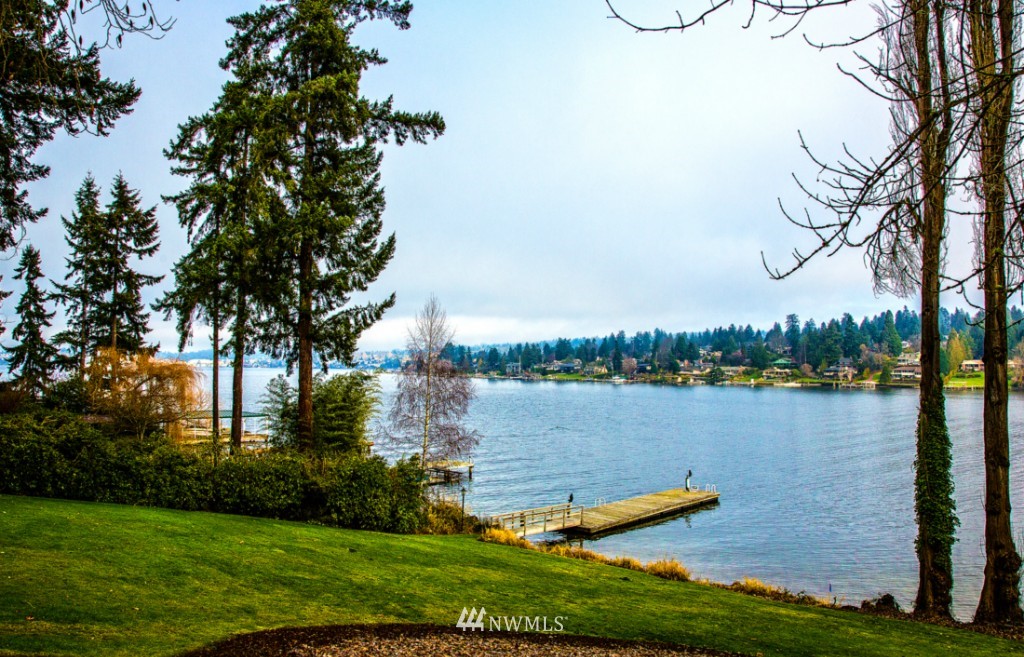 3804 Hunts Point Road Hunts Point, WA 98004 - Photo 3 of 16