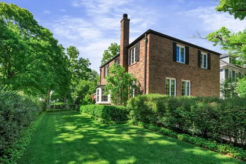 $2,100,000 | 870 Bryant Avenue, Winnetka, IL 60093