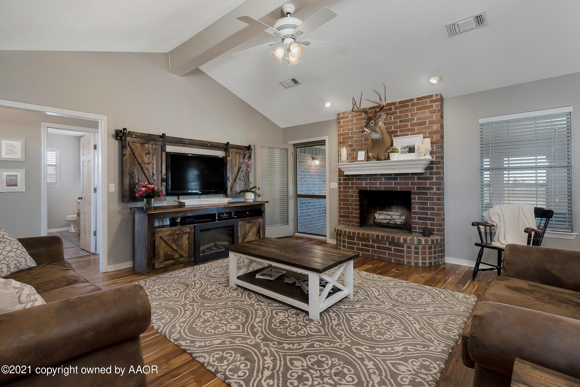 8703 South Blessen Road Amarillo, TX 79119 - Photo 27 of 46 005_Living Room