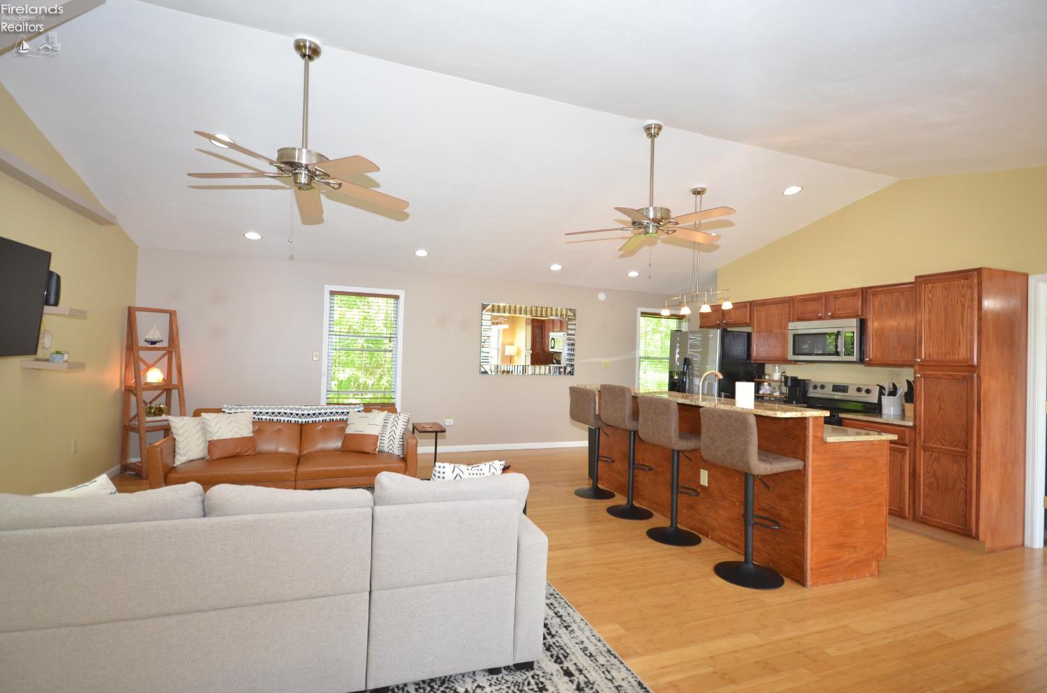 765 Riverside Drive Vermilion, OH 44089 - Photo 9 of 42 Gallery Image 9