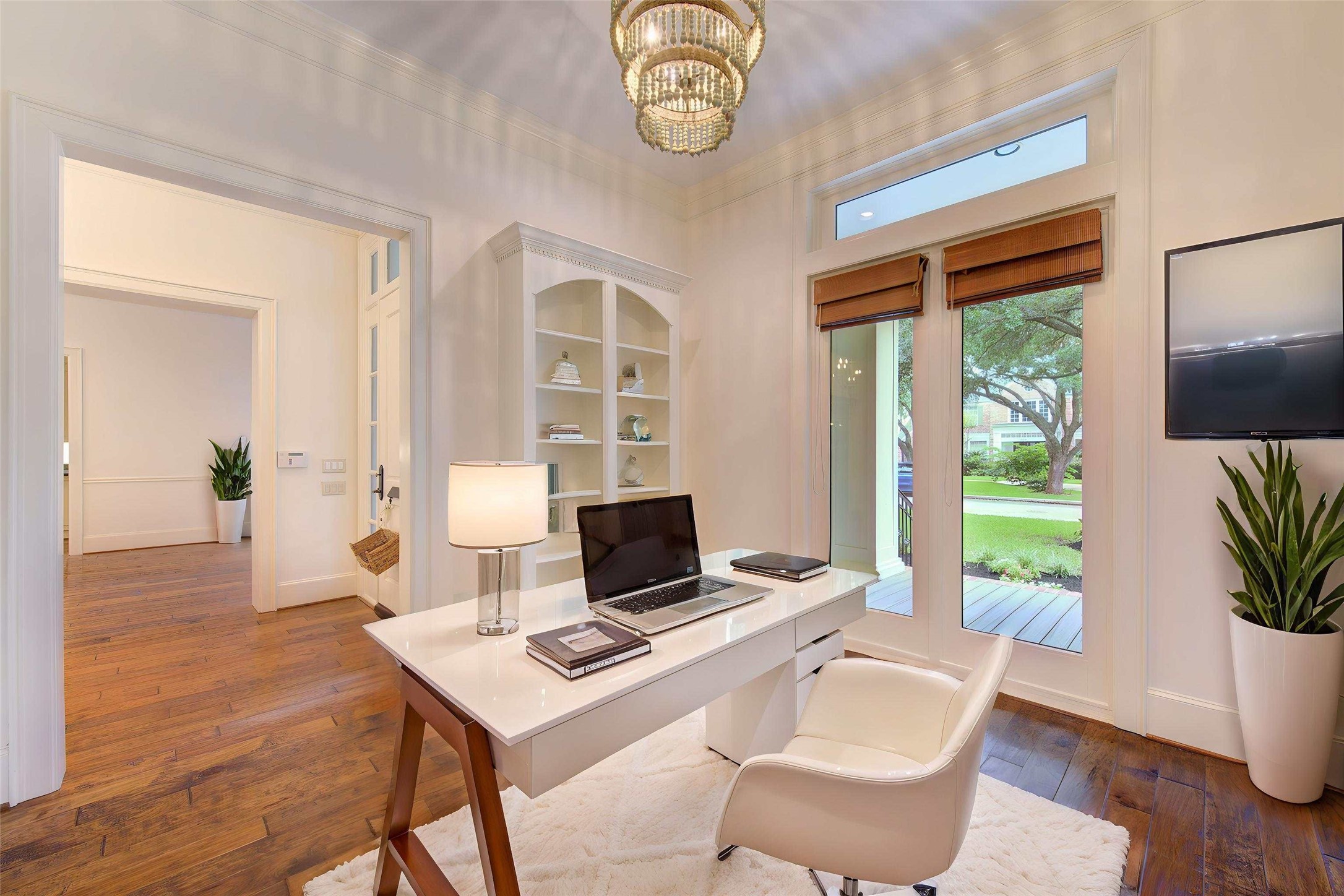 4615 Laurel Street Bellaire, TX 77401 - Photo 6 of 48 Virtually staged home office
