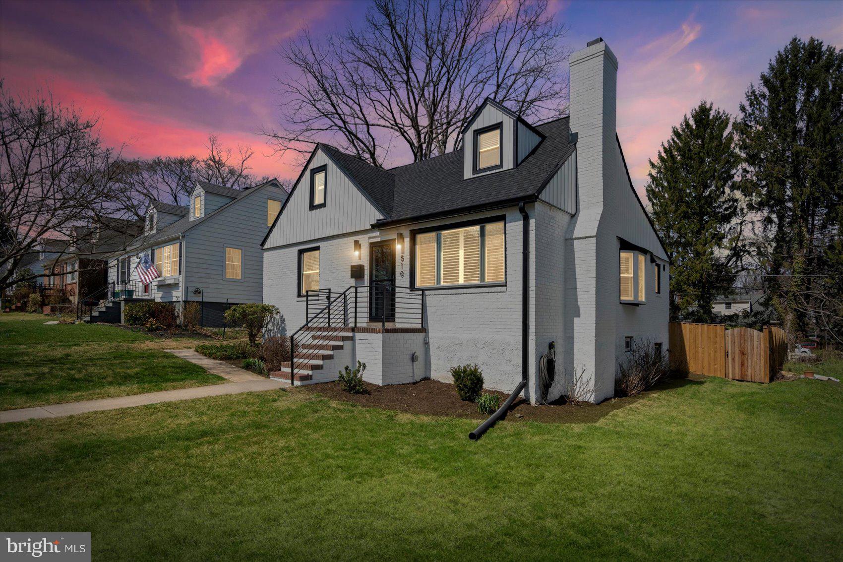 510 Overcrest Road Towson, MD 21286 - Photo 2 of 47 a front view of a house with garden