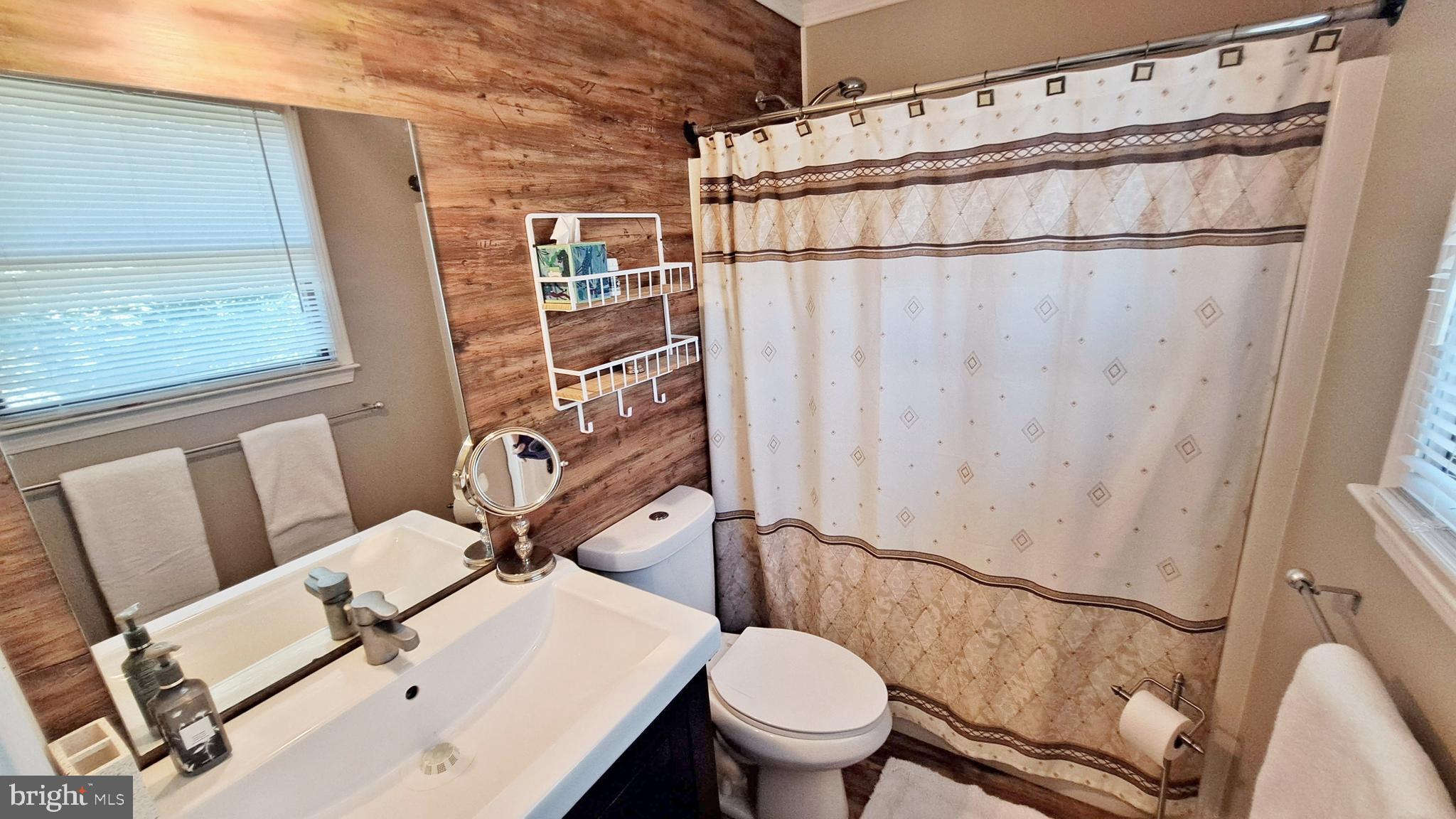 451 Clover Lane Hanover, PA 17331 - Photo 30 of 74 Ensuite Bathroom to Bedroom 2