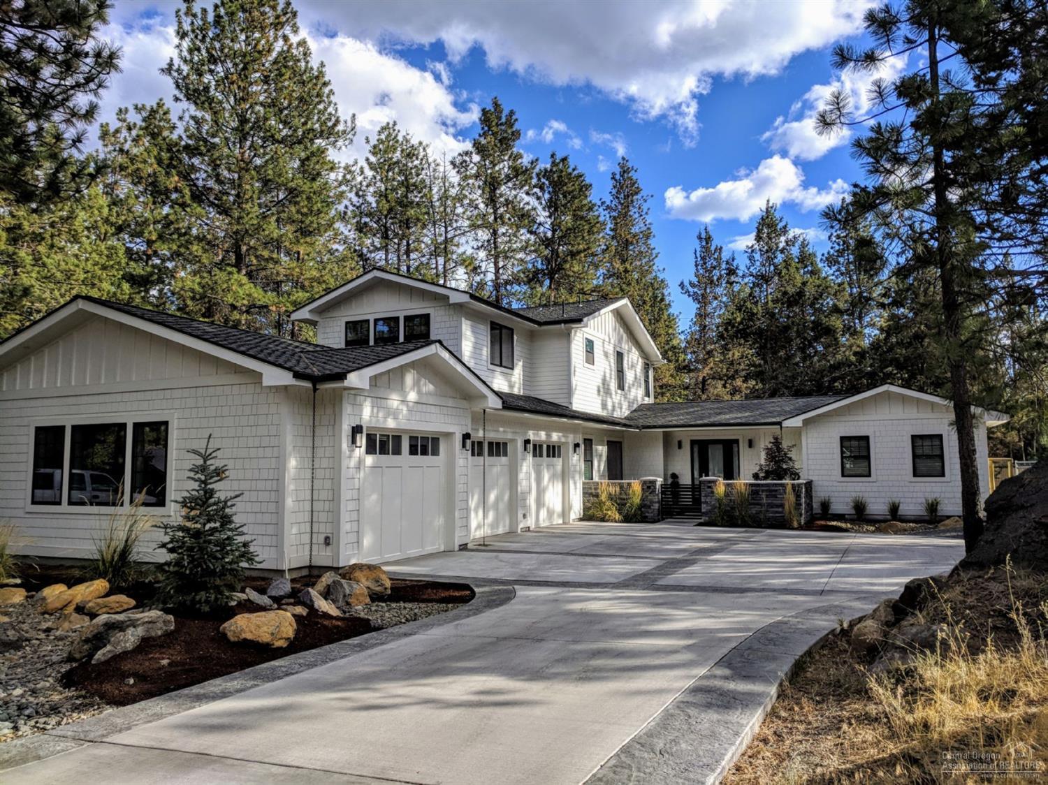 61676 Cedarwood Road Bend, OR 97702 - Photo 1 of 16 Primary Photo