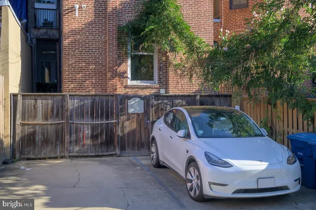 $924,900 | 1516 R Street Northwest, Unit 2, Washington, DC 20009