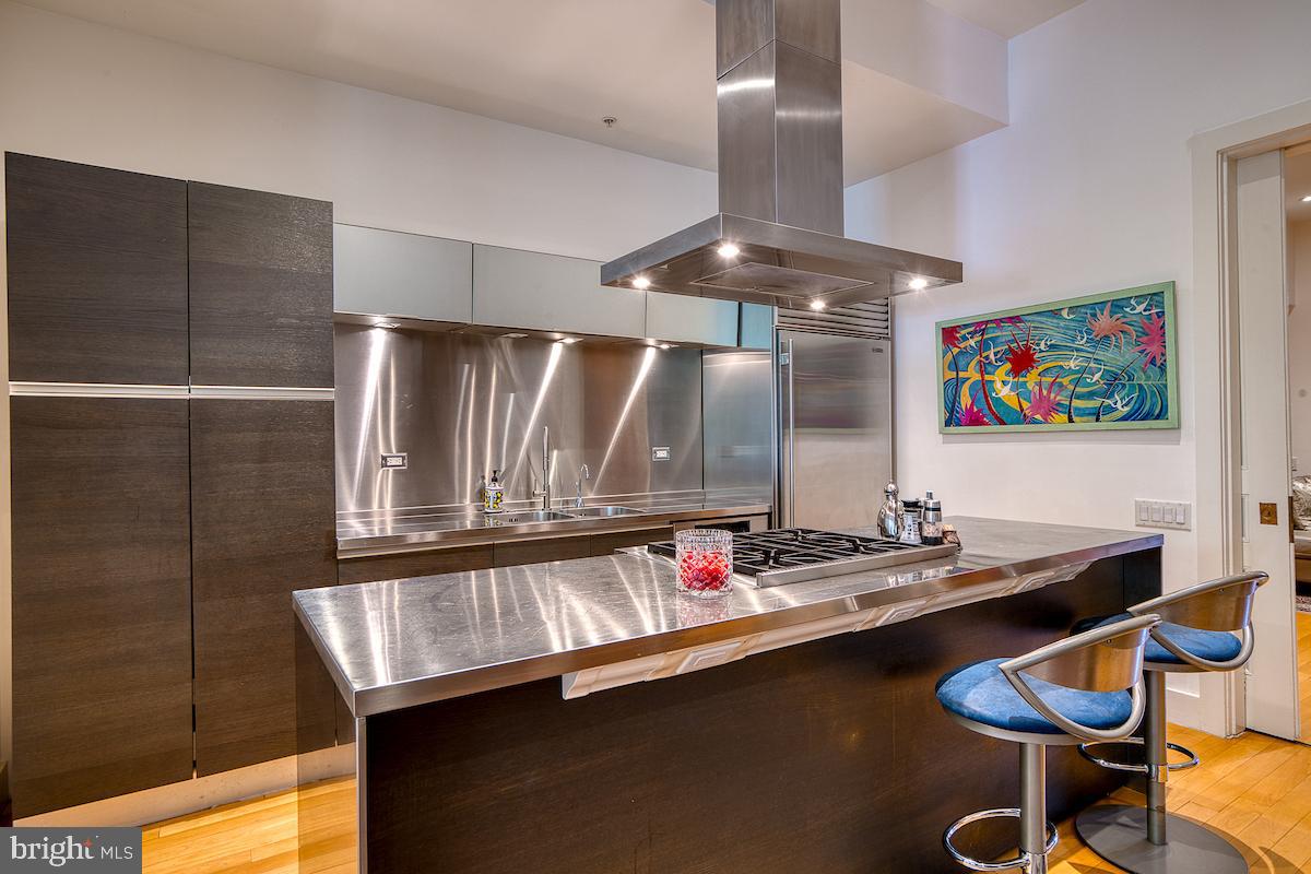 1516 R Street Northwest, Unit 2 Washington, DC 20009 - Photo 3 of 31 Kitchen/ 13ft ceilings throughout