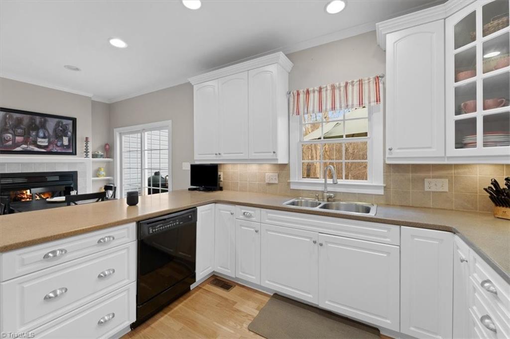 2513 Burch Point High Point, NC 27265 - Photo 15 of 50 Gallery Image 15