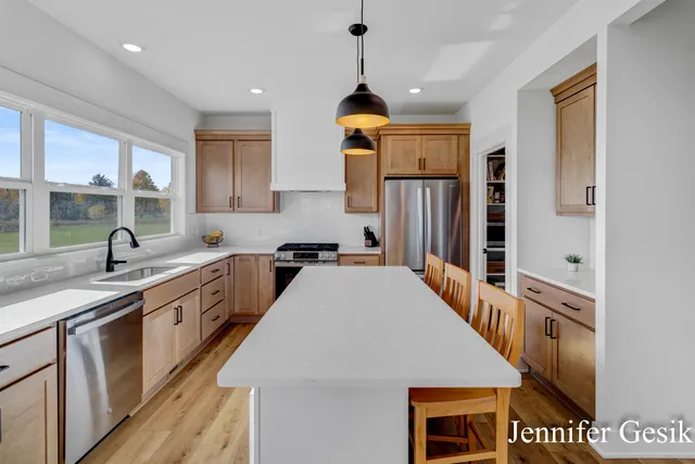 $639,900 | 12020 Alden Court Northeast, Lowell, MI 49331