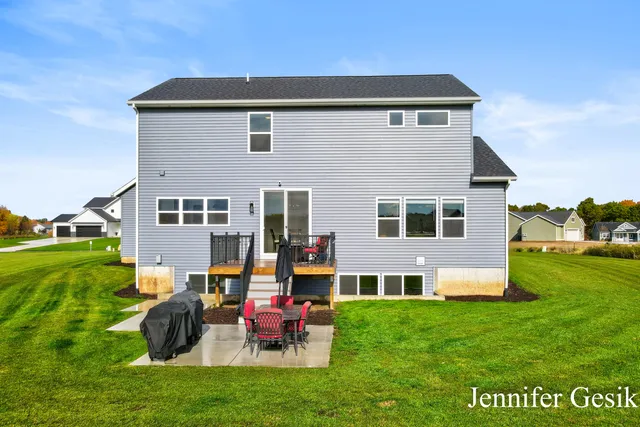 $639,900 | 12020 Alden Court Northeast, Lowell, MI 49331