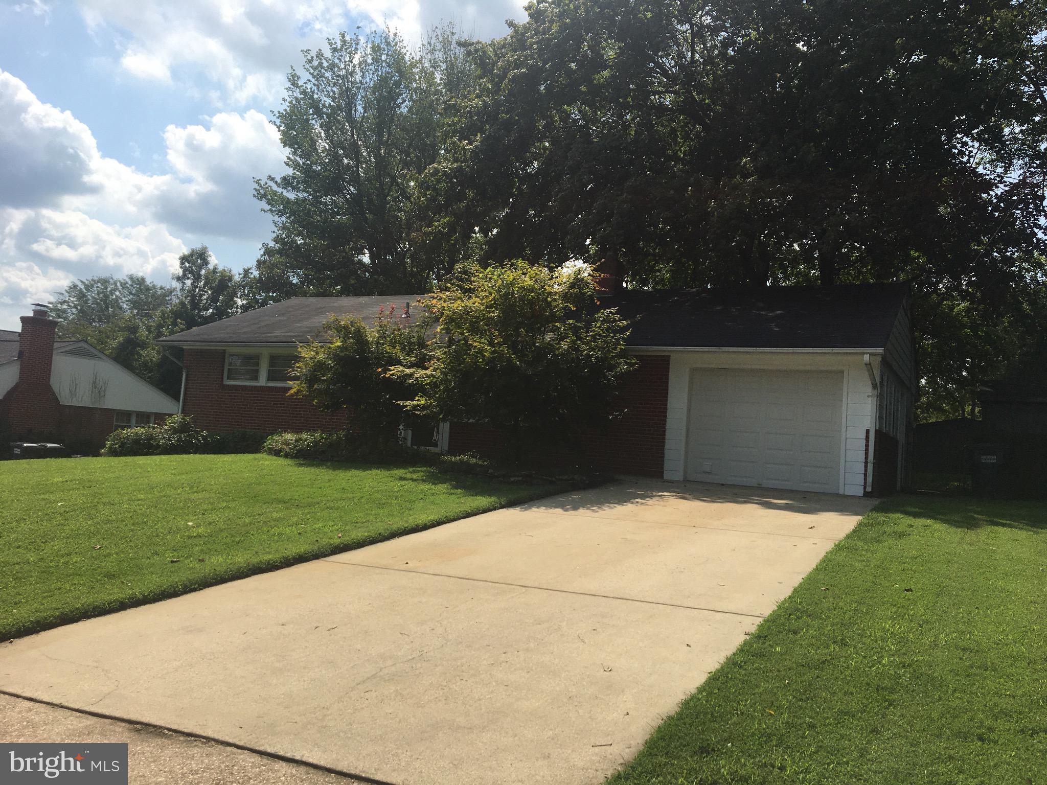 5319 Pillow Lane Springfield, VA 22151 - Photo 3 of 49 Gallery Image 3