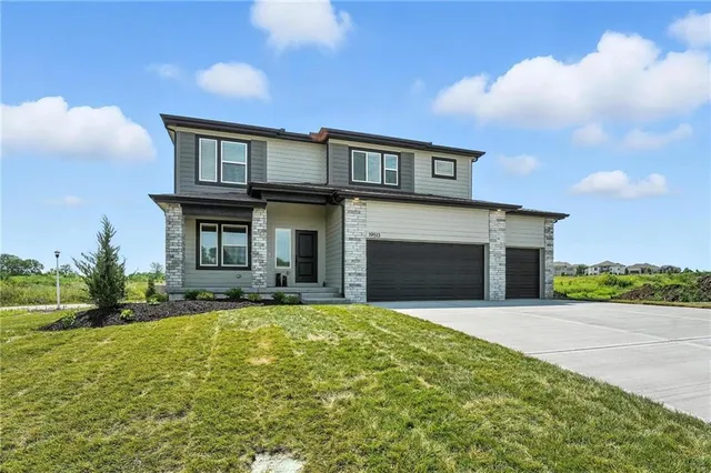 $562,164 | 19513 Barstow Street, Spring Hill, KS 66083