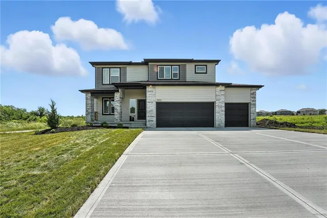$562,164 | 19513 Barstow Street, Spring Hill, KS 66083