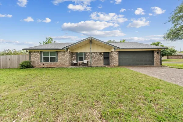 $288,000 | 201 Westhill Drive, Hewitt, TX 76643