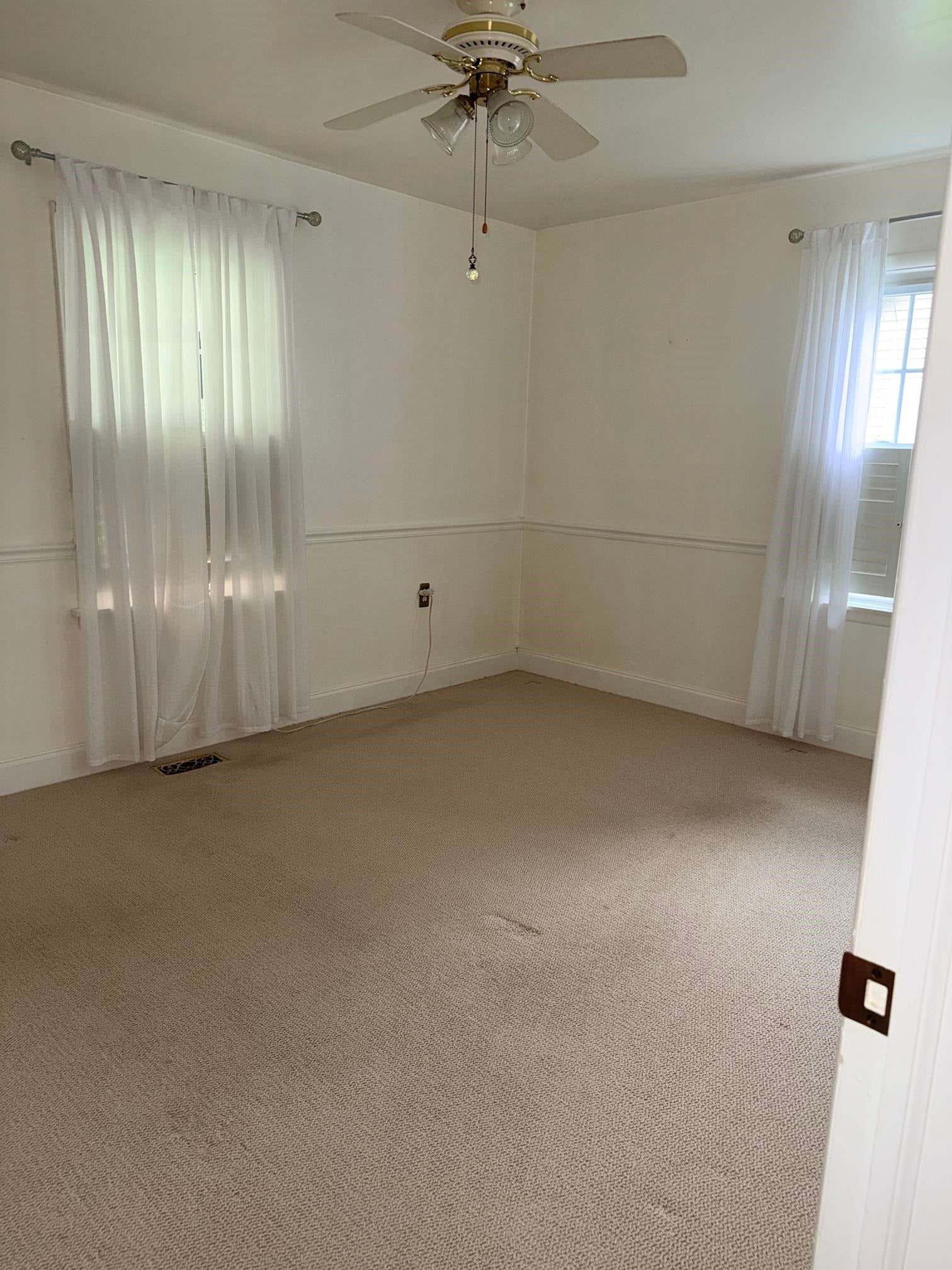 4696 Ohio River Road Huntington, WV 25702 - Photo 13 of 24 Gallery Image 13