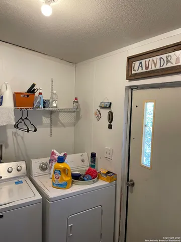 a view of utility room