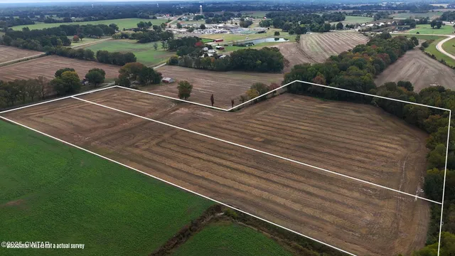 a view of a tennis court