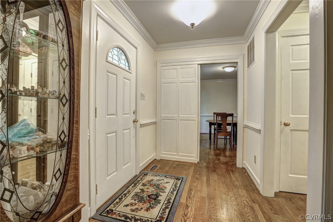 11104 Warren View Road Henrico, VA 23233 - Photo 3 of 49 Gallery Image 3
