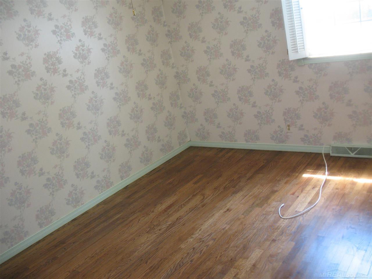 46864 Fairchild Road Macomb, MI 48042 - Photo 15 of 19 31291714-14.JPG