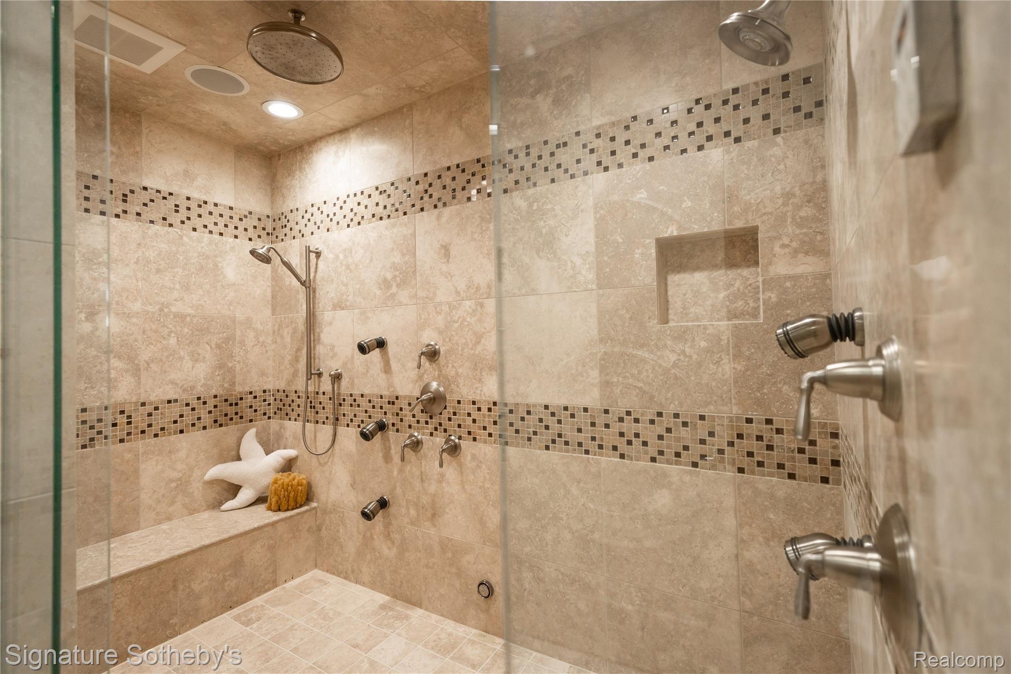 984 Lake Shore Road Grosse Pointe, MI 48236 - Photo 33 of 43 1 (34 of 44).jpg