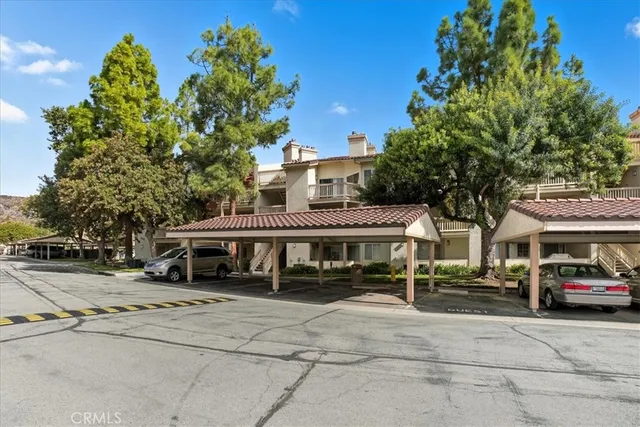 $399,000 | 5805 Oak Bend Lane, Unit 302, Oak Park, CA 91377