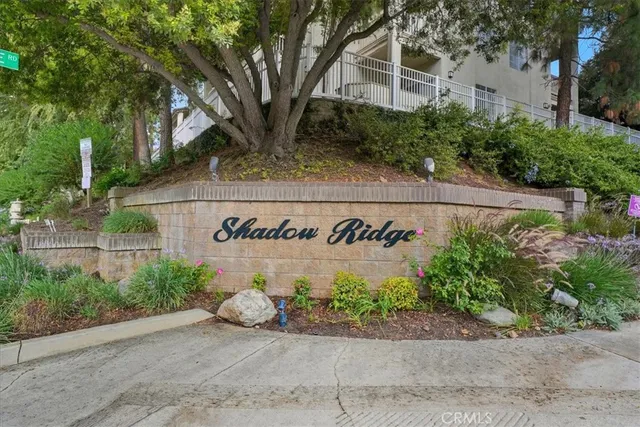 $399,000 | 5805 Oak Bend Lane, Unit 302, Oak Park, CA 91377