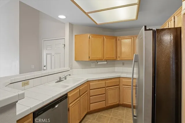 $399,000 | 5805 Oak Bend Lane, Unit 302, Oak Park, CA 91377