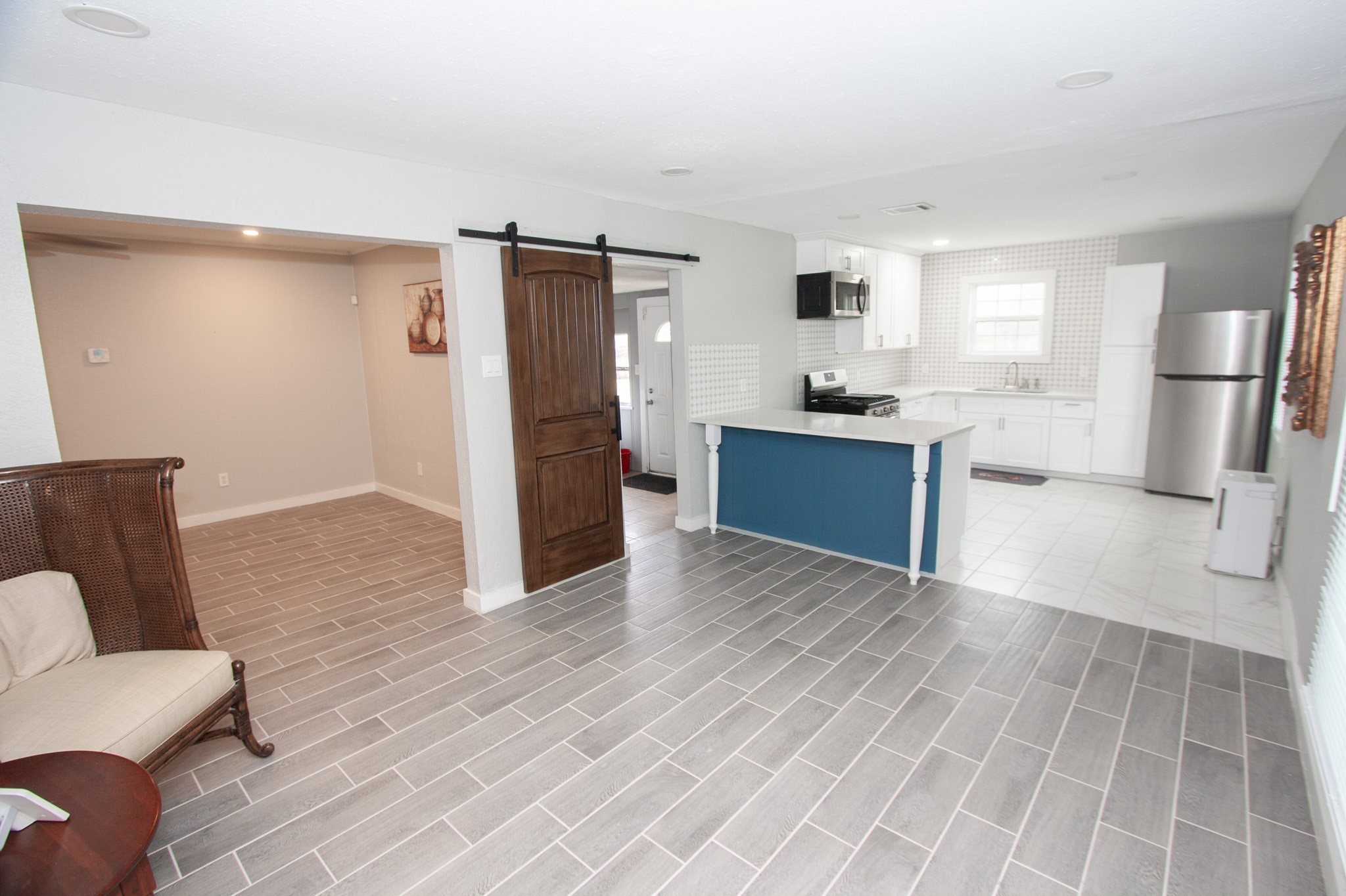 2422 Lone Oak Road Houston, TX 77093 - Photo 2 of 22