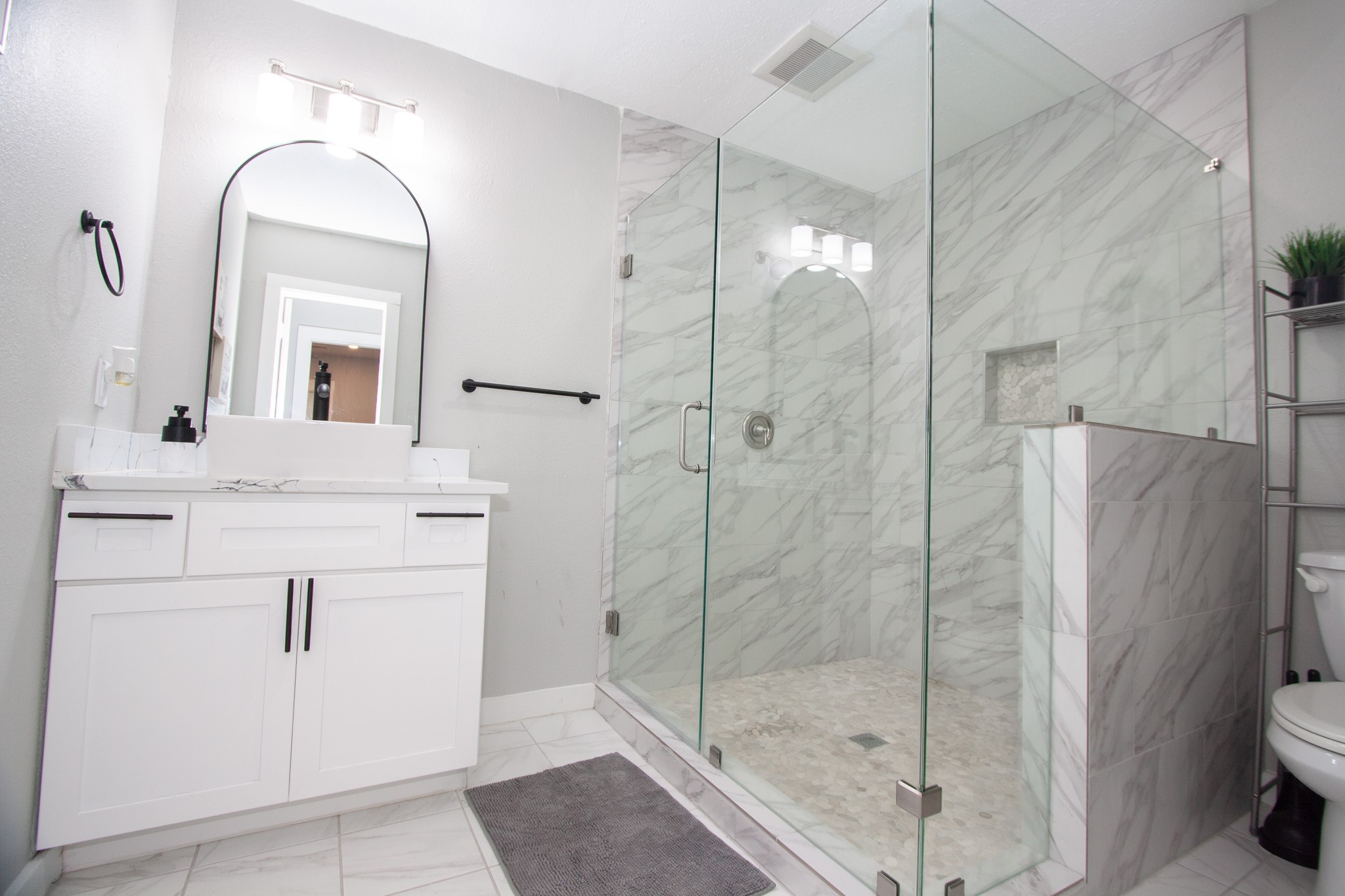 2422 Lone Oak Road Houston, TX 77093 - Photo 4 of 22