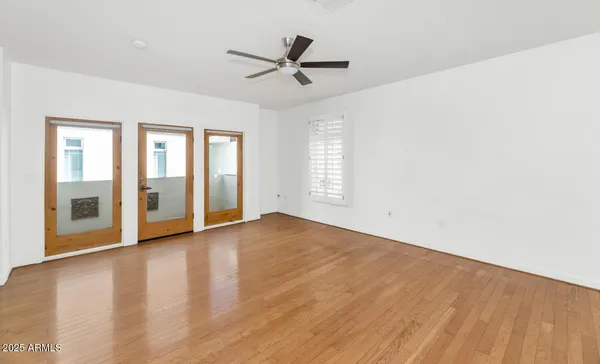 $2,995 | 229 West Portland Street, Phoenix, AZ 85003