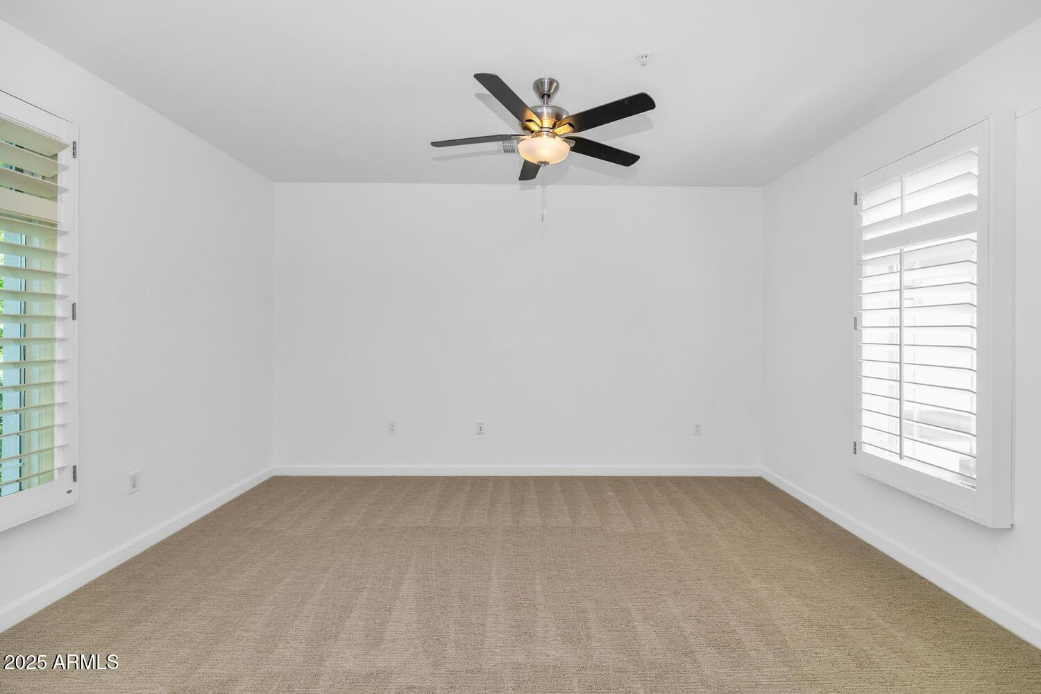 229 West Portland Street Phoenix, AZ 85003 - Photo 20 of 26 an empty room with window