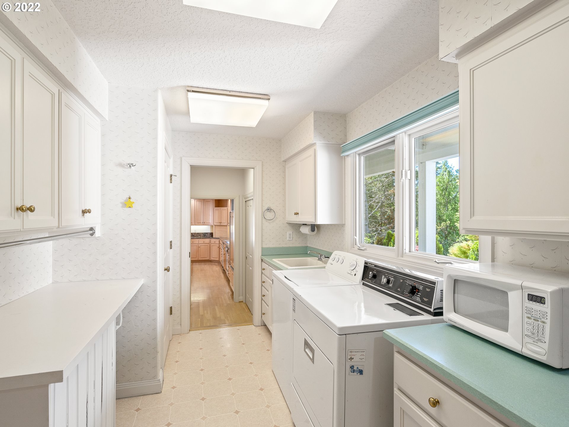 839 Southwest Regency Place Portland, OR 97225 - Photo 14 of 32 Laundry