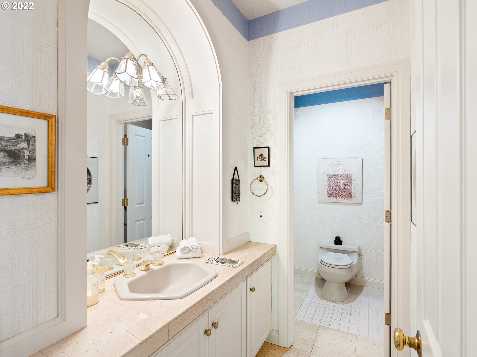 839 Southwest Regency Place Portland, OR 97225 - Photo 15 of 32 Bathroom