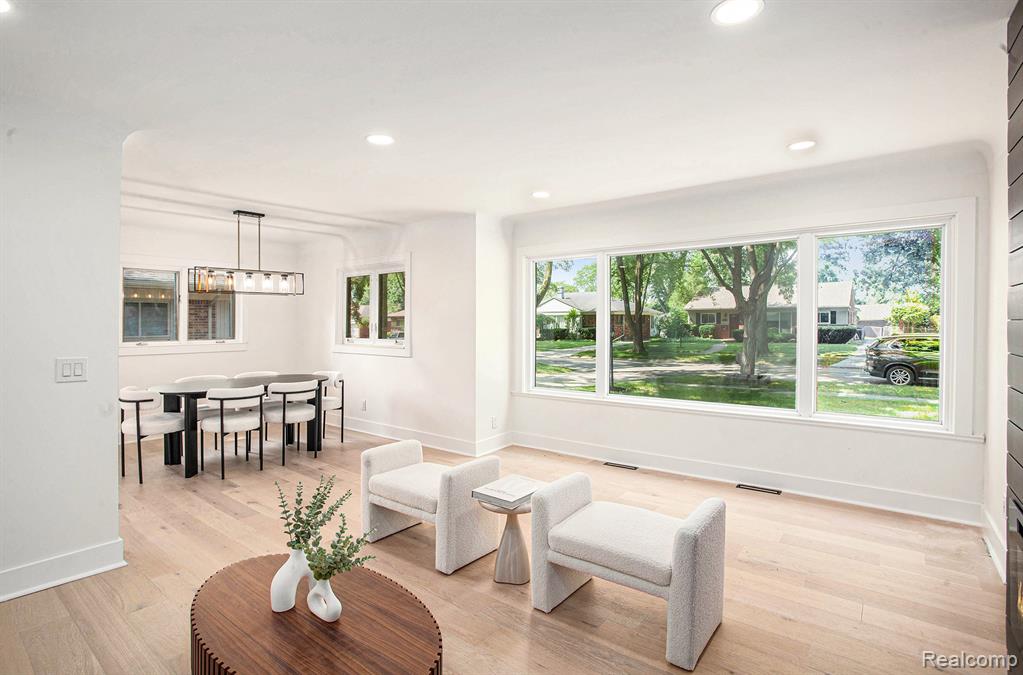 31100 West Rutland Street Beverly Hills, MI 48025 - Photo 5 of 28