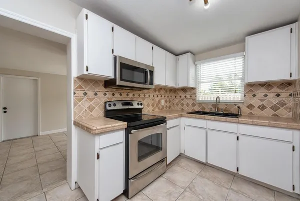 $389,900 | 4016 West Montgomery Terrace, Tampa, FL 33616