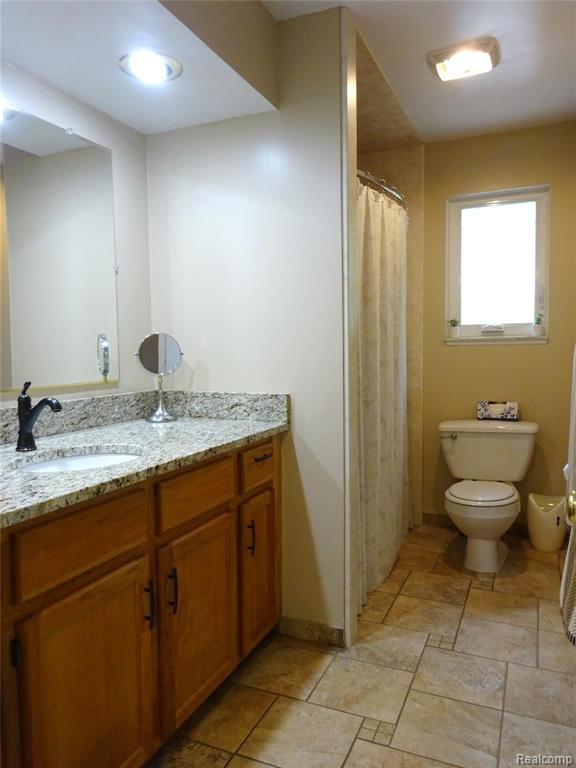 3760 John R Road Rochester Hills, MI 48307 - Photo 10 of 27