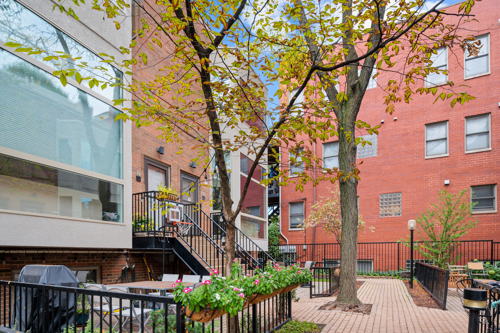 2024 North Racine Avenue, Unit R Chicago, IL 60614 - Photo 2 of 32