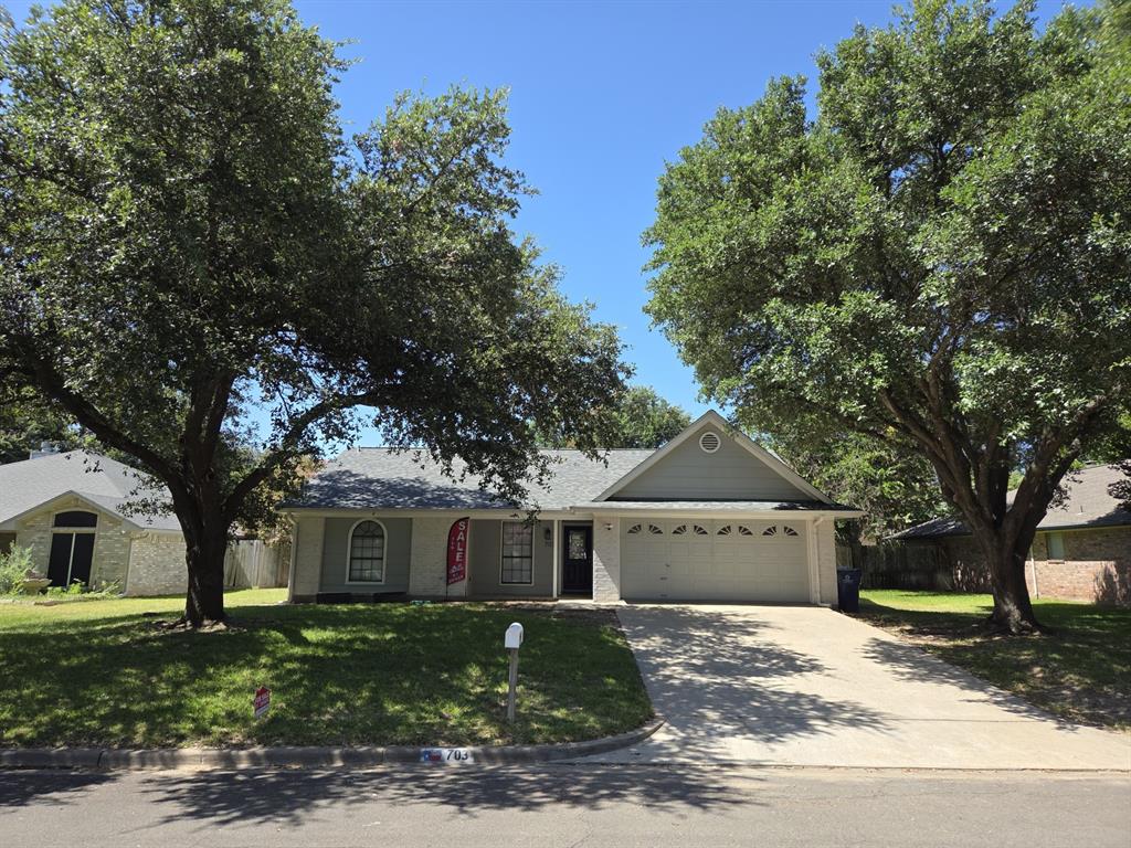 703 Aspen Incline Drive Hewitt, TX 76643 - Photo 3 of 35