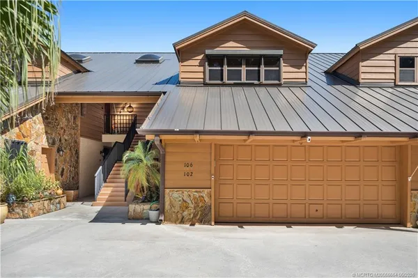 $395,000 | 102 Southeast Crestwood Circle, Stuart, FL 34997