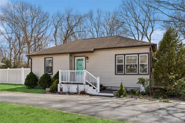 $489,000 | 42 Pinetop Drive, Shirley, NY 11967