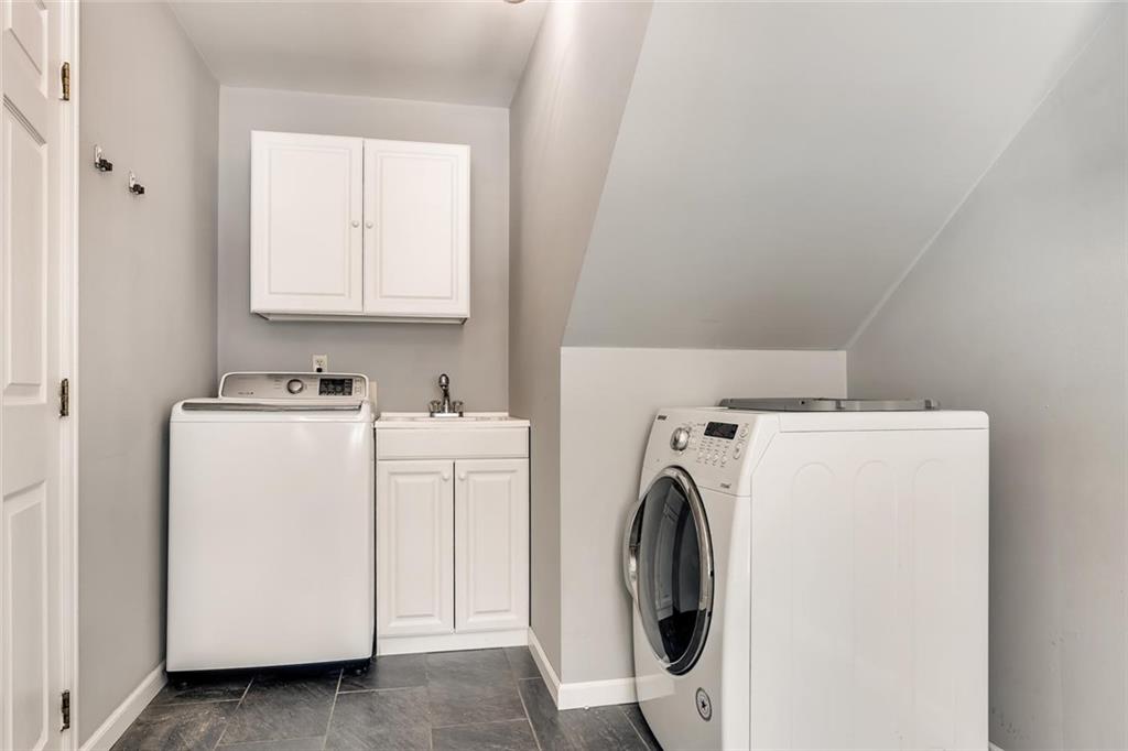 125 Reiling Road Breckenridge, CO 80424 - Photo 24 of 35 a utility room with dryer and washer