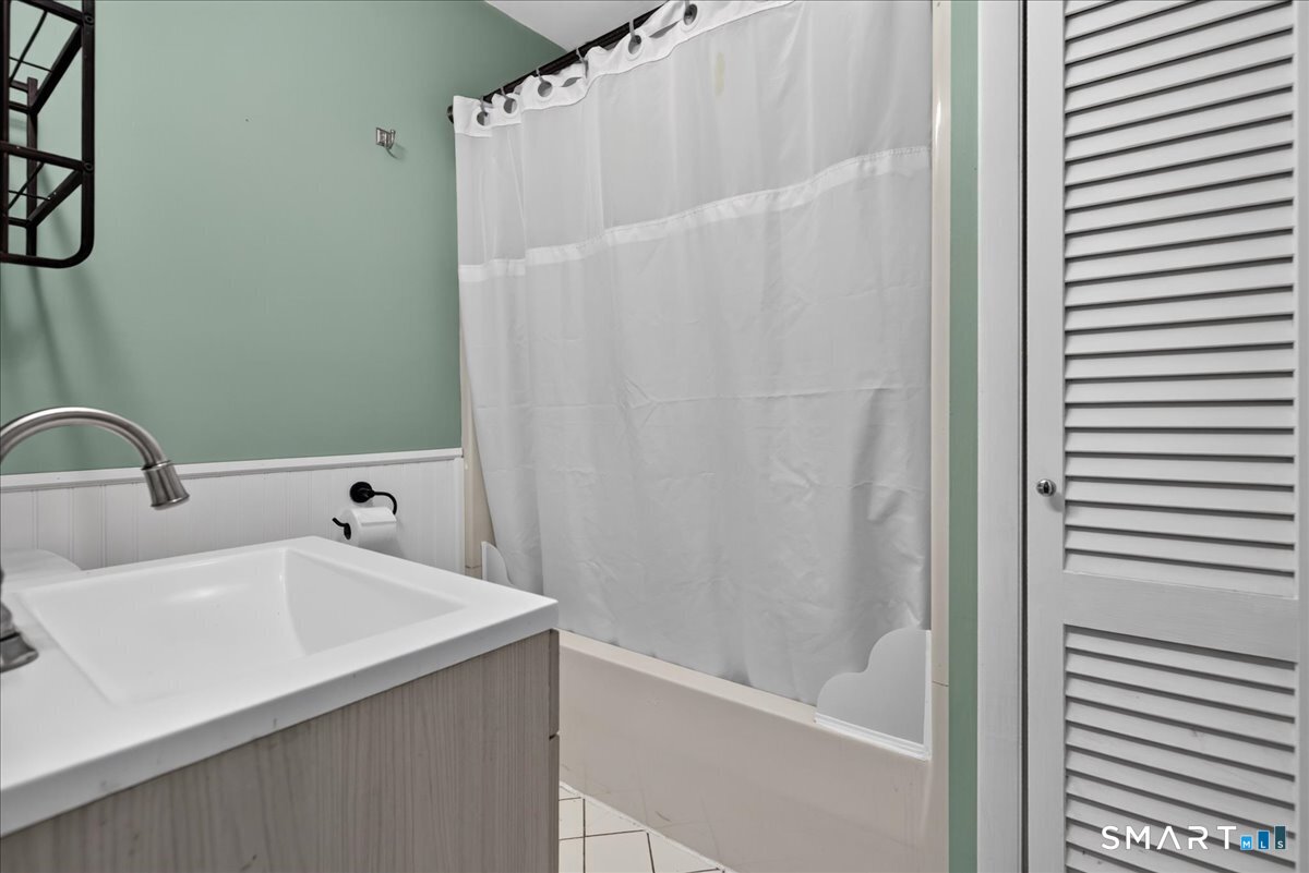 6 Paugussett Road Newtown, CT 06482 - Photo 26 of 40 Gallery Image 26