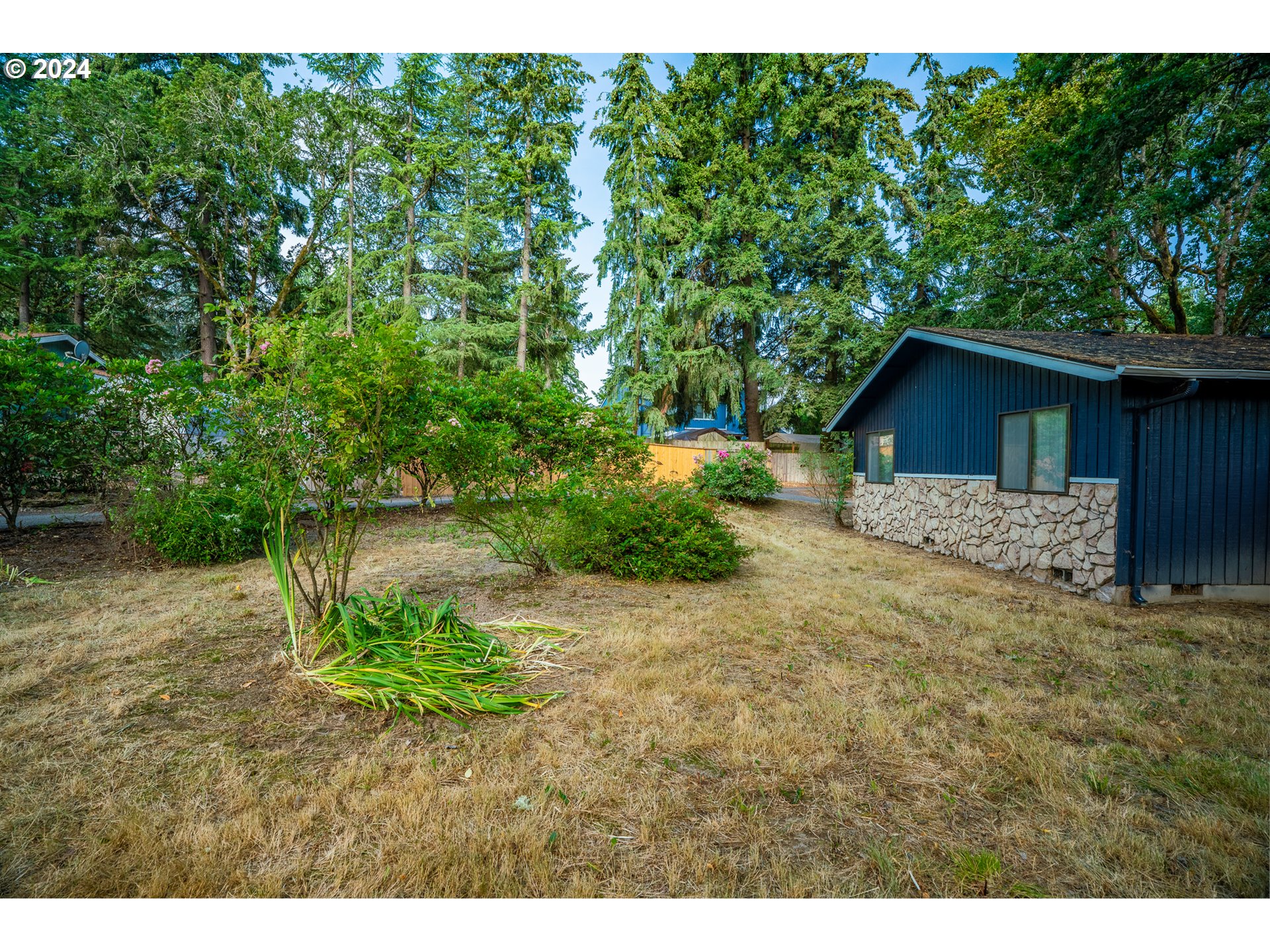 19015 Southwest Rosedale Court Beaverton, OR 97007 - Photo 27 of 35 Gallery Image 27