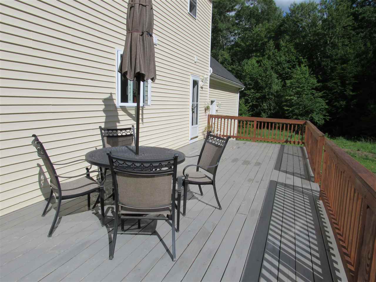 129 Deerfield Road Nottingham, NH 03290 - Photo 16 of 33