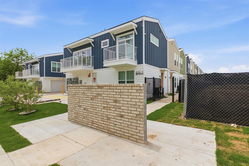 2925 Spruce Valley Lane, Unit 403 Dallas, TX 75233 - Photo 2 of 36 Welcome!