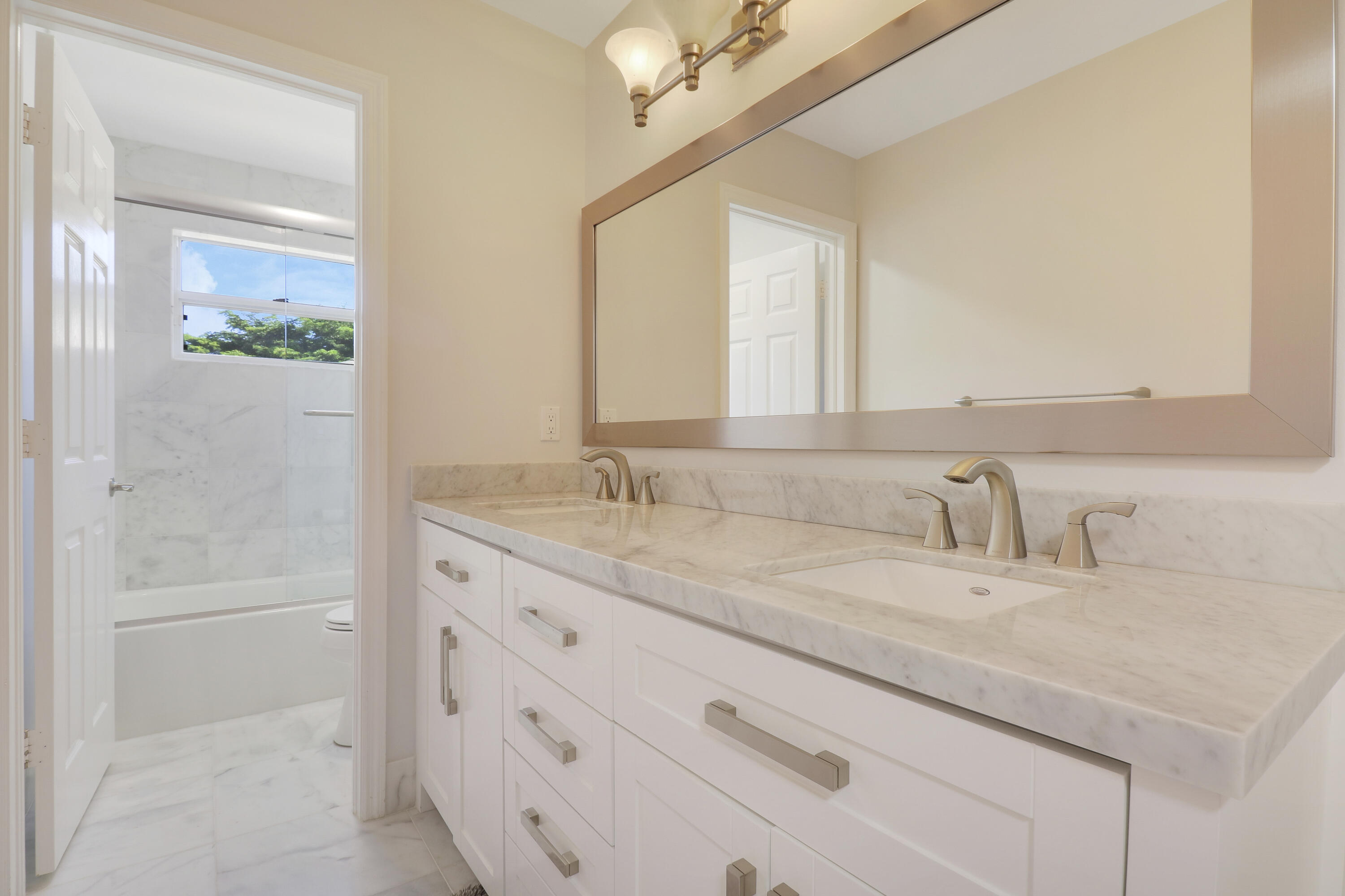 21640 Lynhurst Way Boca Raton, FL 33428 - Photo 32 of 55 32