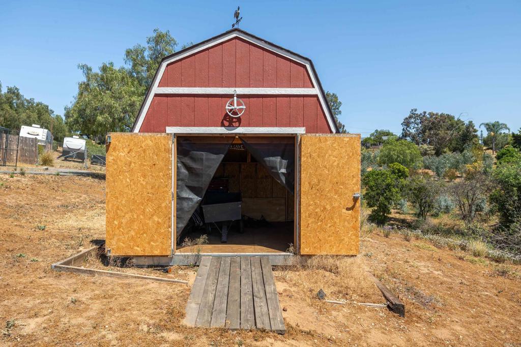 9908 West Lilac Road Escondido, CA 92026 - Photo 26 of 41