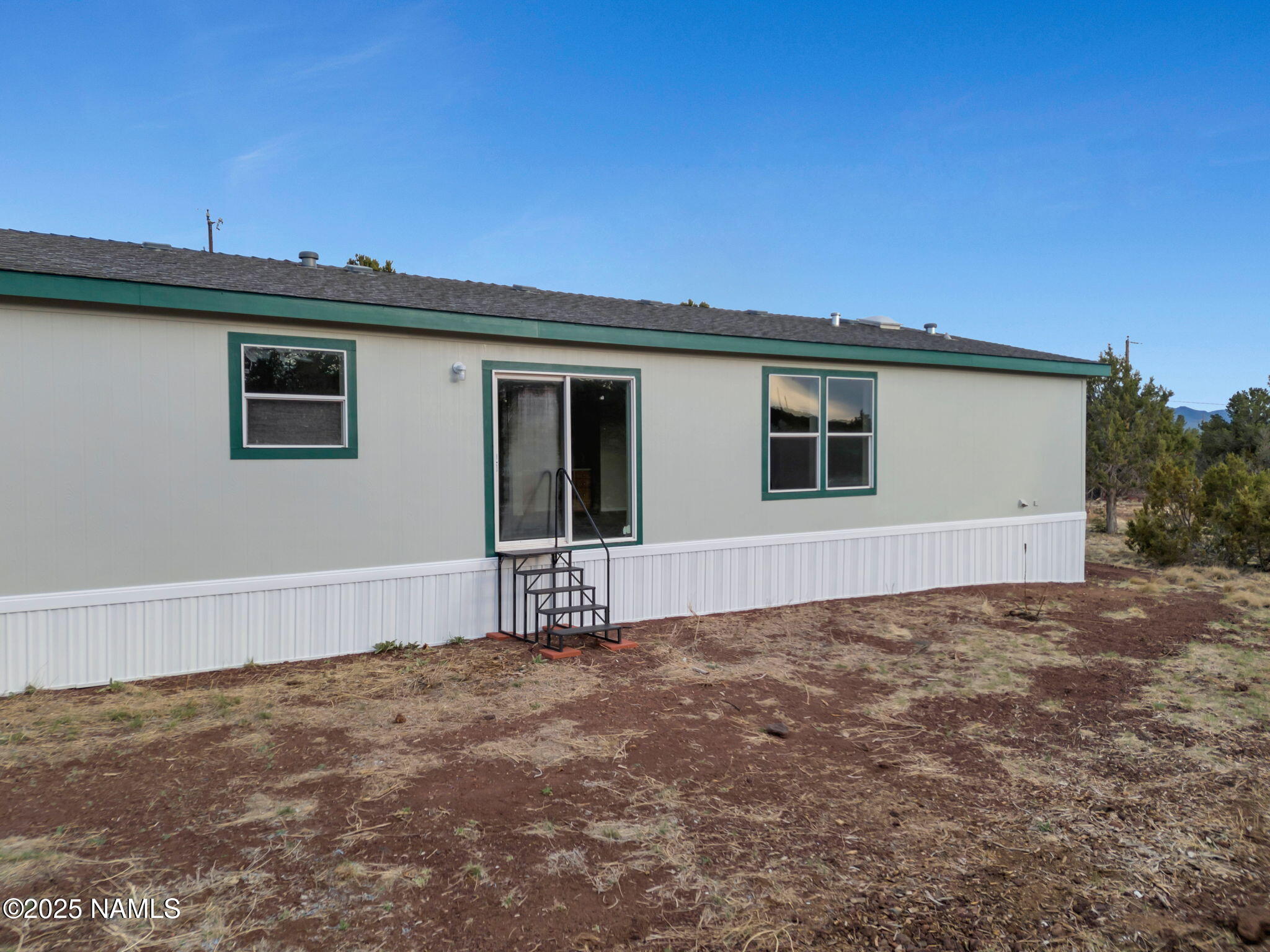 6512 North Santa Fe Road Williams, AZ 86046 - Photo 22 of 35 a view of an empty room